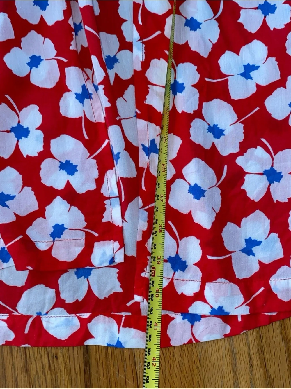 LOFT red white